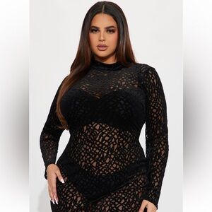 Black maxi velvet dress